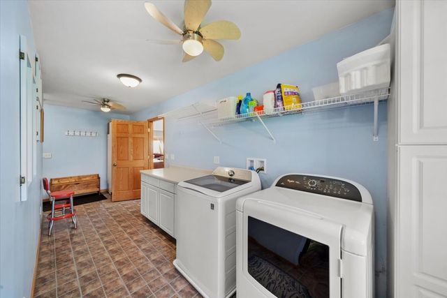 2 Division Street, Bristol, IL 60512