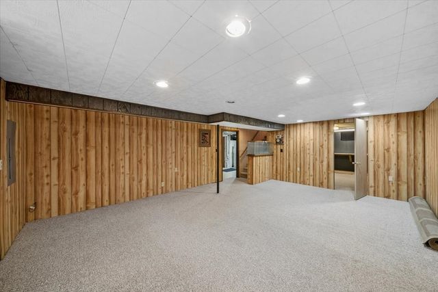 2 Division Street, Bristol, IL 60512