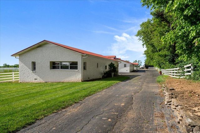 8897 Rockwell Road, Lexington, KY 40509