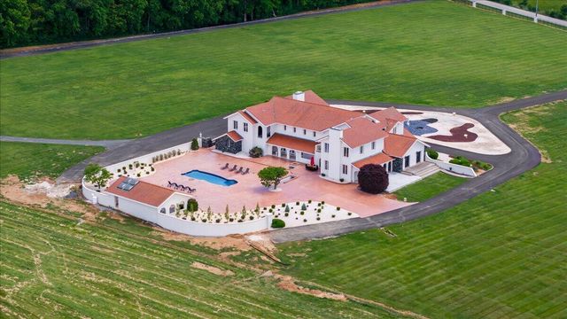 8897 Rockwell Road, Lexington, KY 40509
