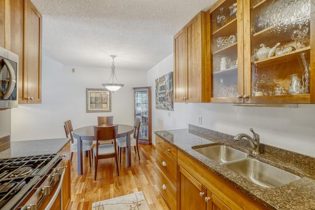 7340 York Avenue S 208, Edina, MN 55435