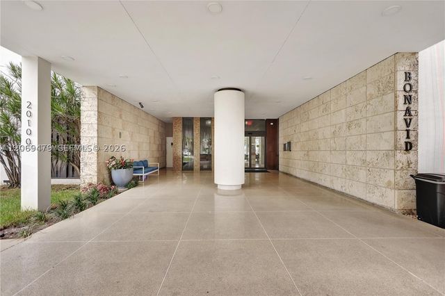 20100 W Country Club Dr 1003, Aventura, FL 33180