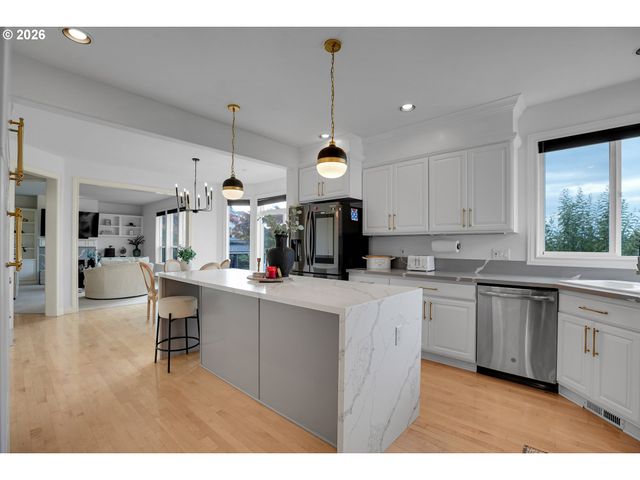 10072 Se WYNDHAM Way, Happy Valley, OR 97086