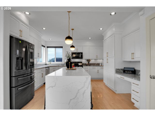 10072 Se WYNDHAM Way, Happy Valley, OR 97086