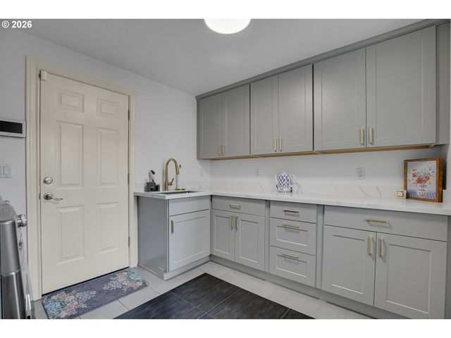 10072 Se WYNDHAM Way, Happy Valley, OR 97086