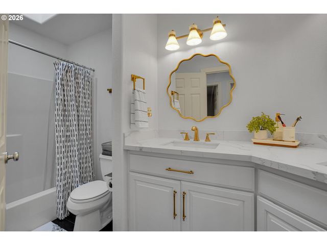 10072 Se WYNDHAM Way, Happy Valley, OR 97086