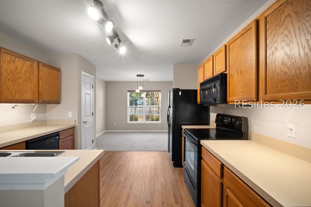 8 Hidden Lakes Dr, Bluffton, SC 29910