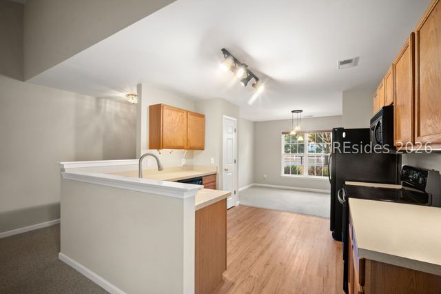 8 Hidden Lakes Dr, Bluffton, SC 29910