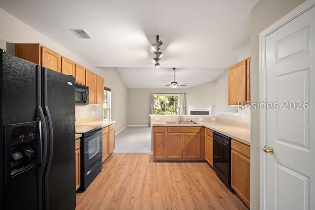 8 Hidden Lakes Dr, Bluffton, SC 29910