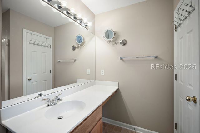 8 Hidden Lakes Dr, Bluffton, SC 29910