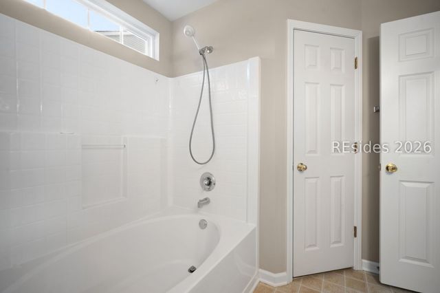 8 Hidden Lakes Dr, Bluffton, SC 29910