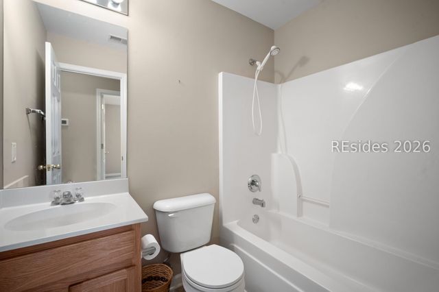 8 Hidden Lakes Dr, Bluffton, SC 29910