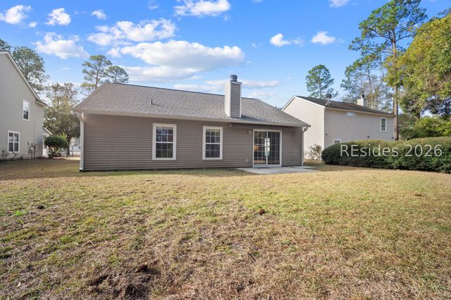 8 Hidden Lakes Dr, Bluffton, SC 29910