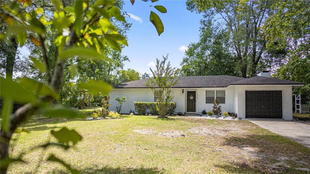 25701 SW 19TH AVENUE, Newberry, FL 32669