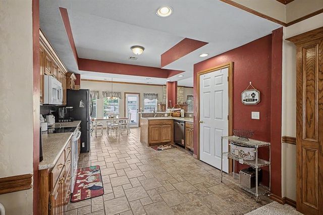 809 Ellsworth Avenue, Yukon, OK 73099