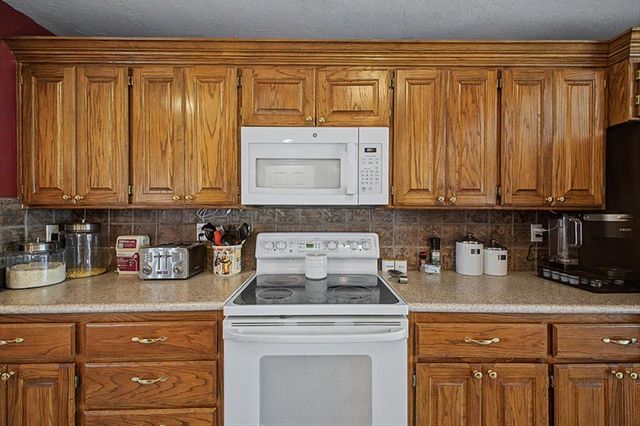809 Ellsworth Avenue, Yukon, OK 73099