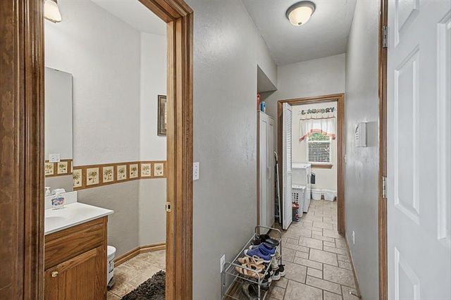 809 Ellsworth Avenue, Yukon, OK 73099