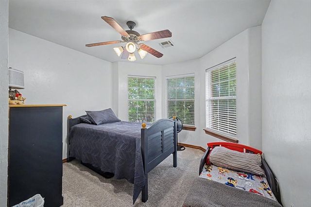 809 Ellsworth Avenue, Yukon, OK 73099