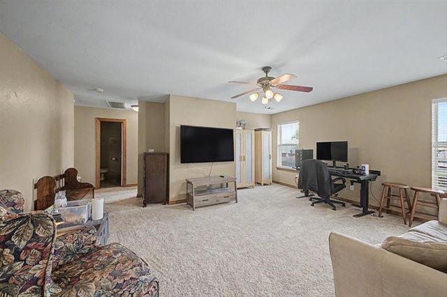 809 Ellsworth Avenue, Yukon, OK 73099
