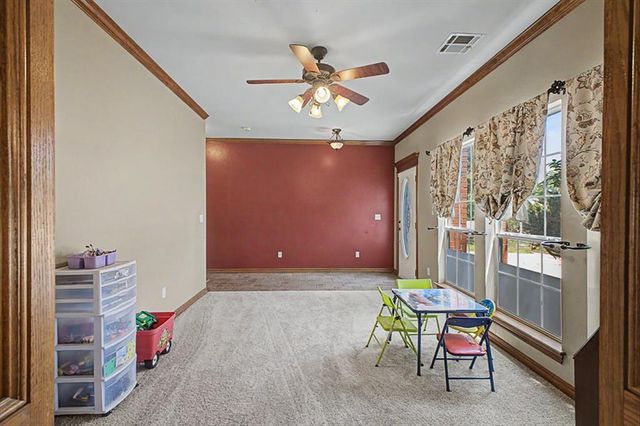 809 Ellsworth Avenue, Yukon, OK 73099