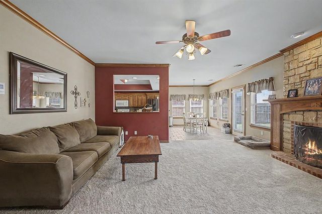 809 Ellsworth Avenue, Yukon, OK 73099