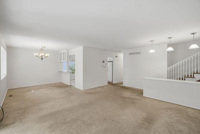 23 W Suffield Drive, Arlington Heights, IL 60004