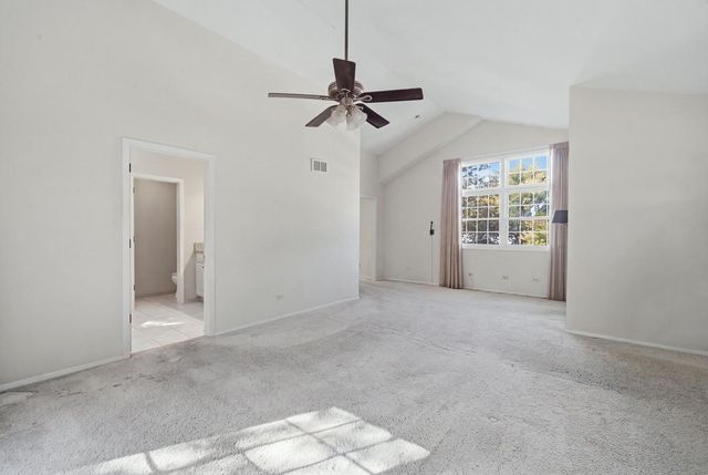 23 W Suffield Drive, Arlington Heights, IL 60004