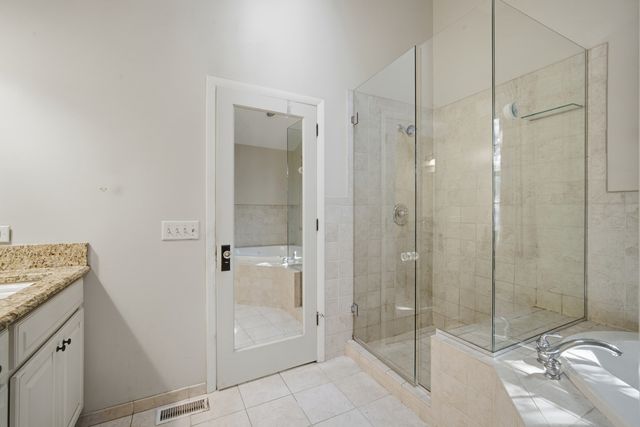 23 W Suffield Drive, Arlington Heights, IL 60004