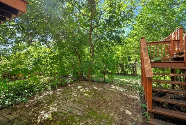 23 W Suffield Drive, Arlington Heights, IL 60004