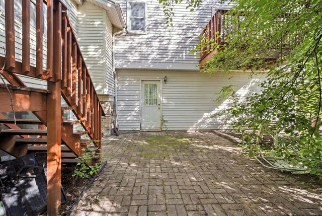 23 W Suffield Drive, Arlington Heights, IL 60004