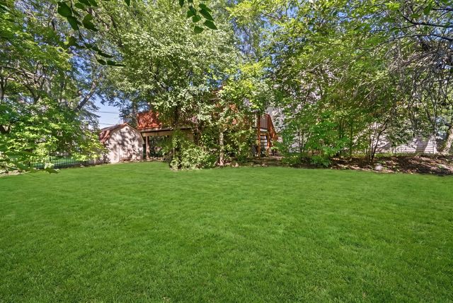 23 W Suffield Drive, Arlington Heights, IL 60004