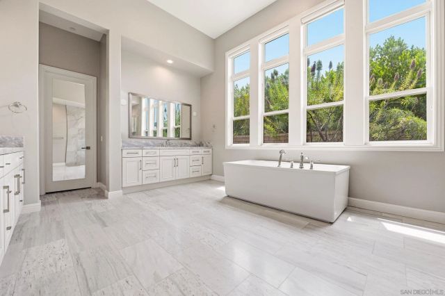 6210 Summit Crest Circle, San Diego, CA 92130