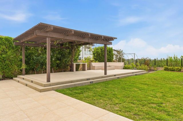 6210 Summit Crest Circle, San Diego, CA 92130