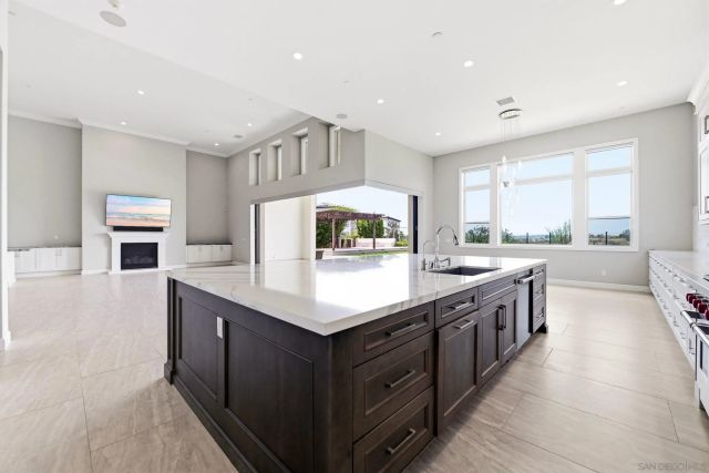 6210 Summit Crest Circle, San Diego, CA 92130
