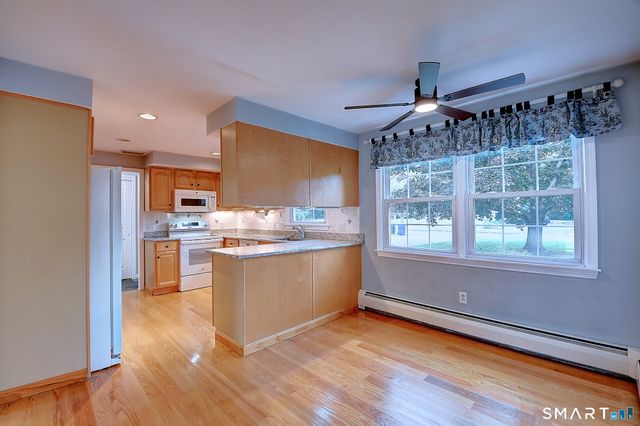 24 Canaan Way, Simsbury, CT 06070