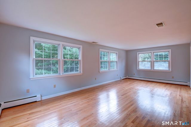 24 Canaan Way, Simsbury, CT 06070