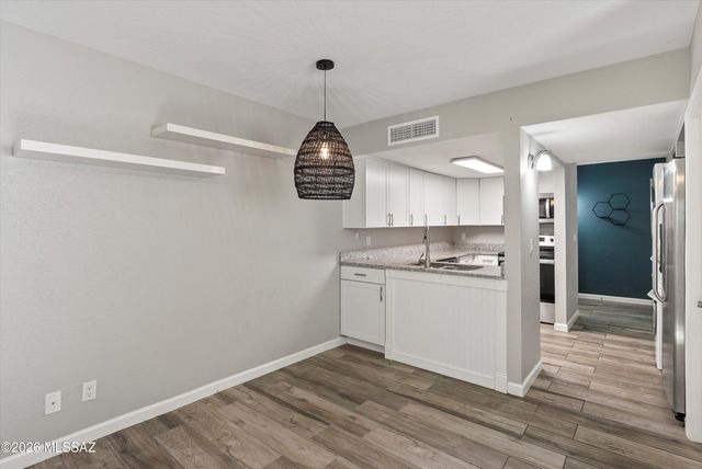 2773 W Anklam Rd Apt F, Tucson, AZ 85745