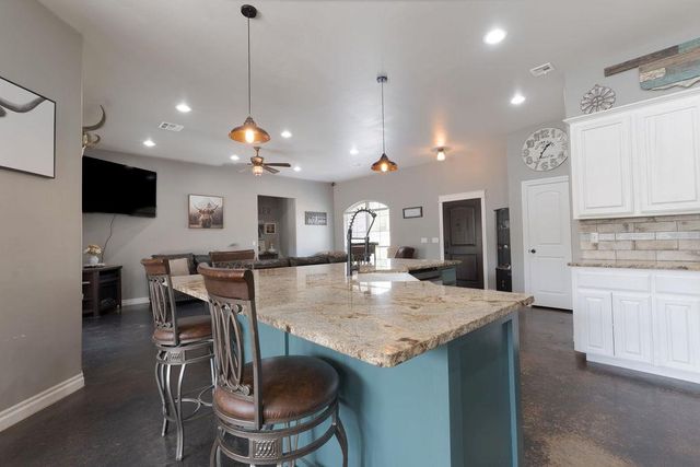 16703 Acorn Lane, Newalla, OK 74857