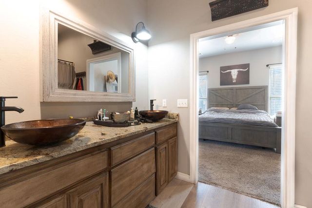 16703 Acorn Lane, Newalla, OK 74857
