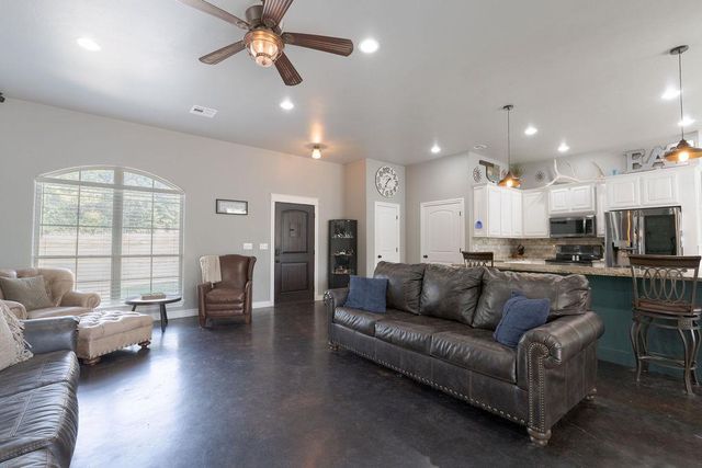 16703 Acorn Lane, Newalla, OK 74857