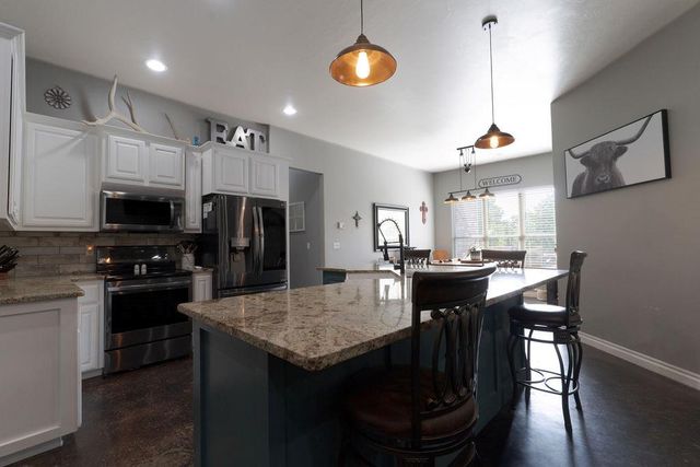 16703 Acorn Lane, Newalla, OK 74857