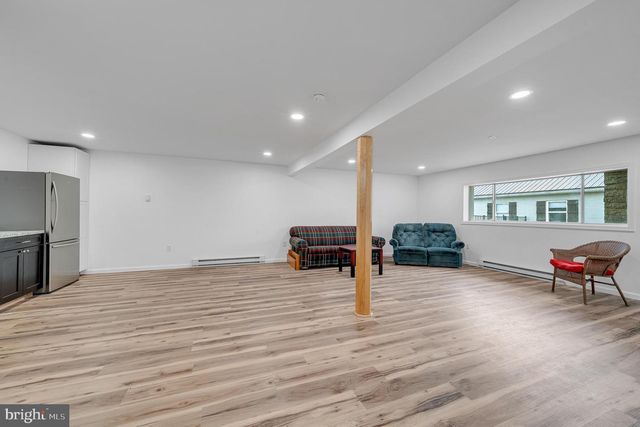 60 ARMORY DR, Chambersburg, PA 17202