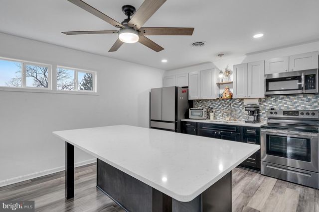 60 ARMORY DR, Chambersburg, PA 17202