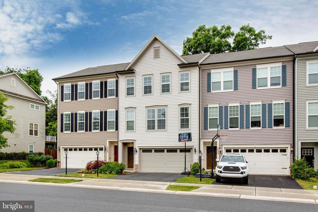 Image 2 of property listing at 5622 SCOTT RIDGE PL, Frederick, MD 21704