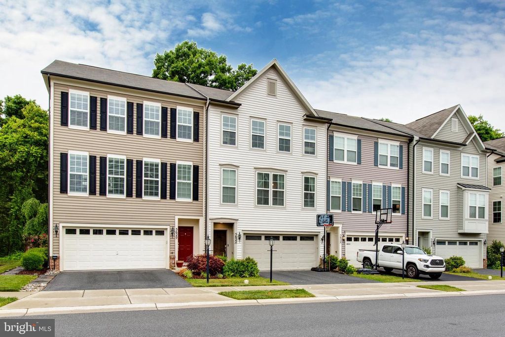 Image 3 of property listing at 5622 SCOTT RIDGE PL, Frederick, MD 21704