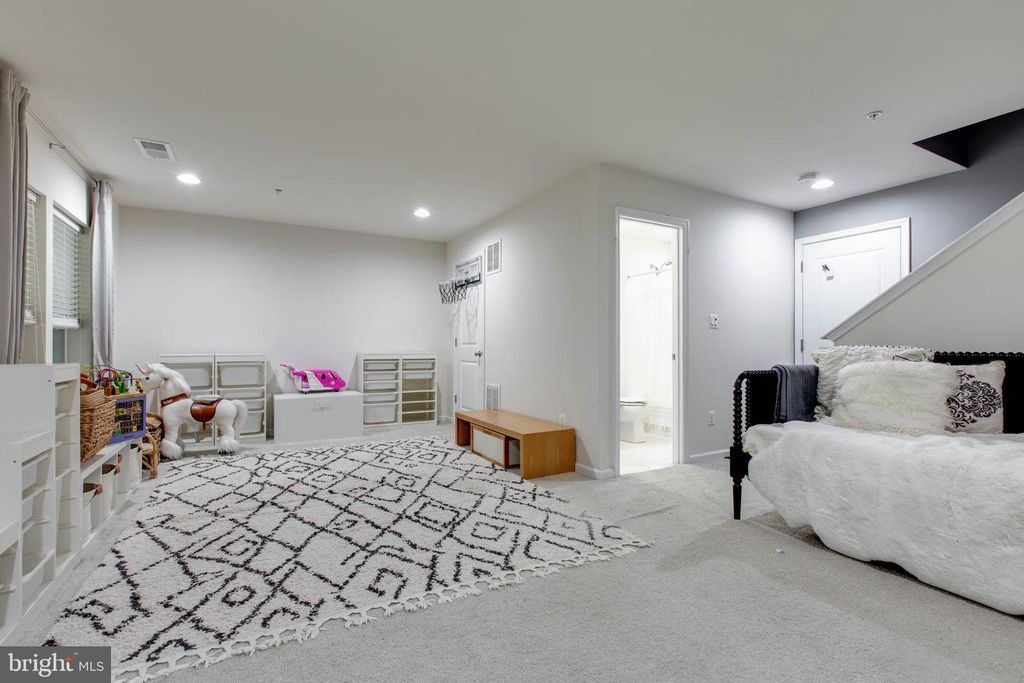 Image 36 of property listing at 5622 SCOTT RIDGE PL, Frederick, MD 21704