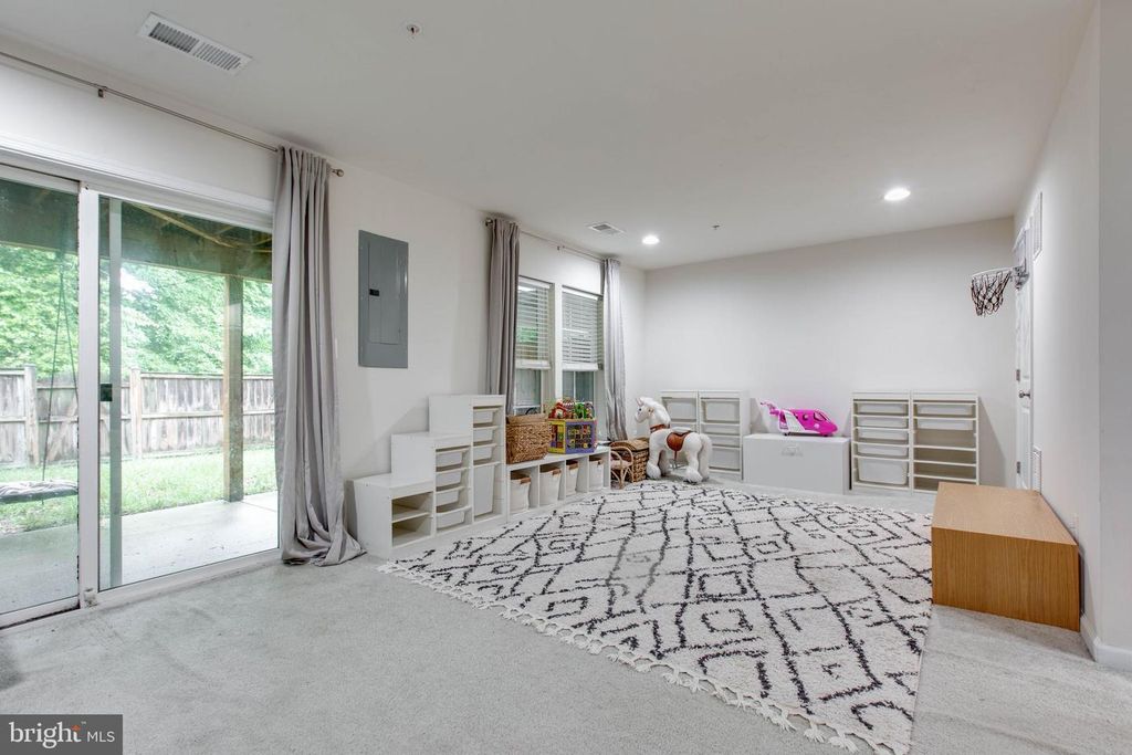 Image 38 of property listing at 5622 SCOTT RIDGE PL, Frederick, MD 21704