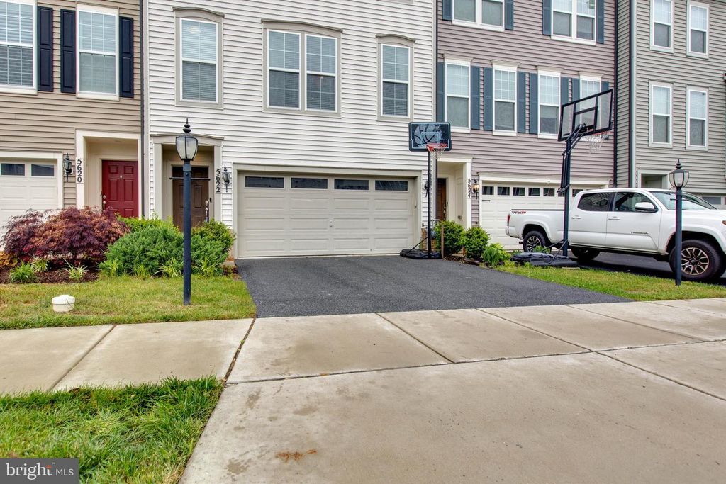 Image 4 of property listing at 5622 SCOTT RIDGE PL, Frederick, MD 21704