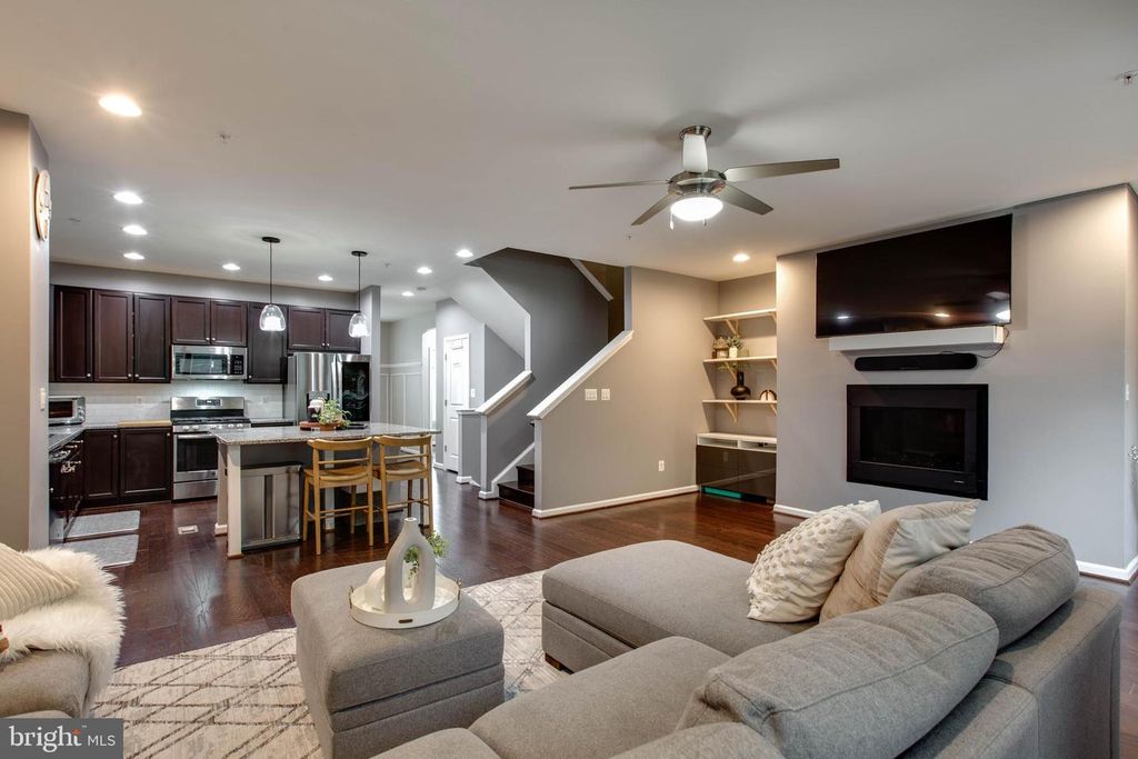 Image 6 of property listing at 5622 SCOTT RIDGE PL, Frederick, MD 21704