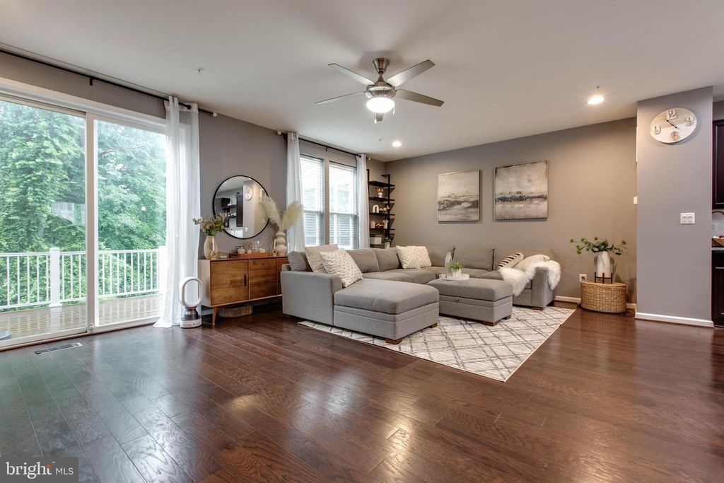 Image 8 of property listing at 5622 SCOTT RIDGE PL, Frederick, MD 21704